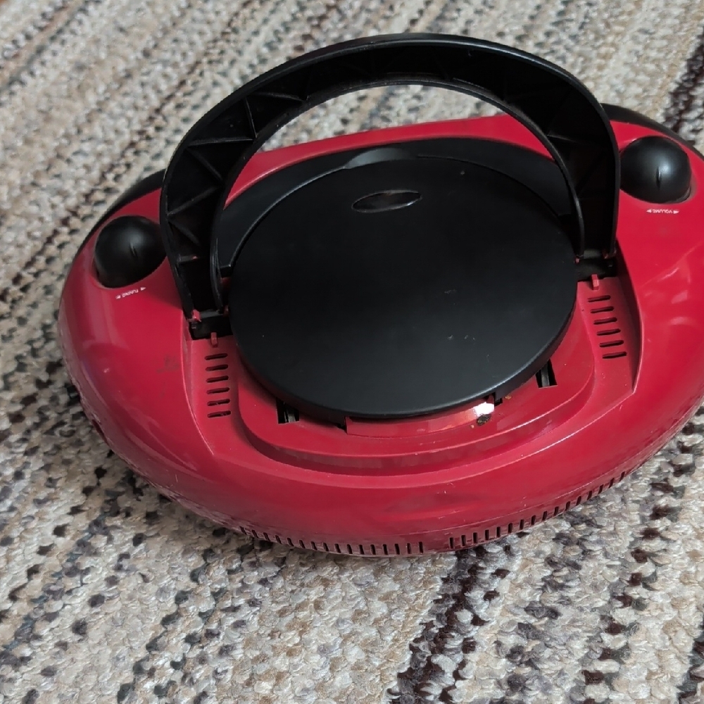 Portable Red and Black CD Player - Picture 4 of 5